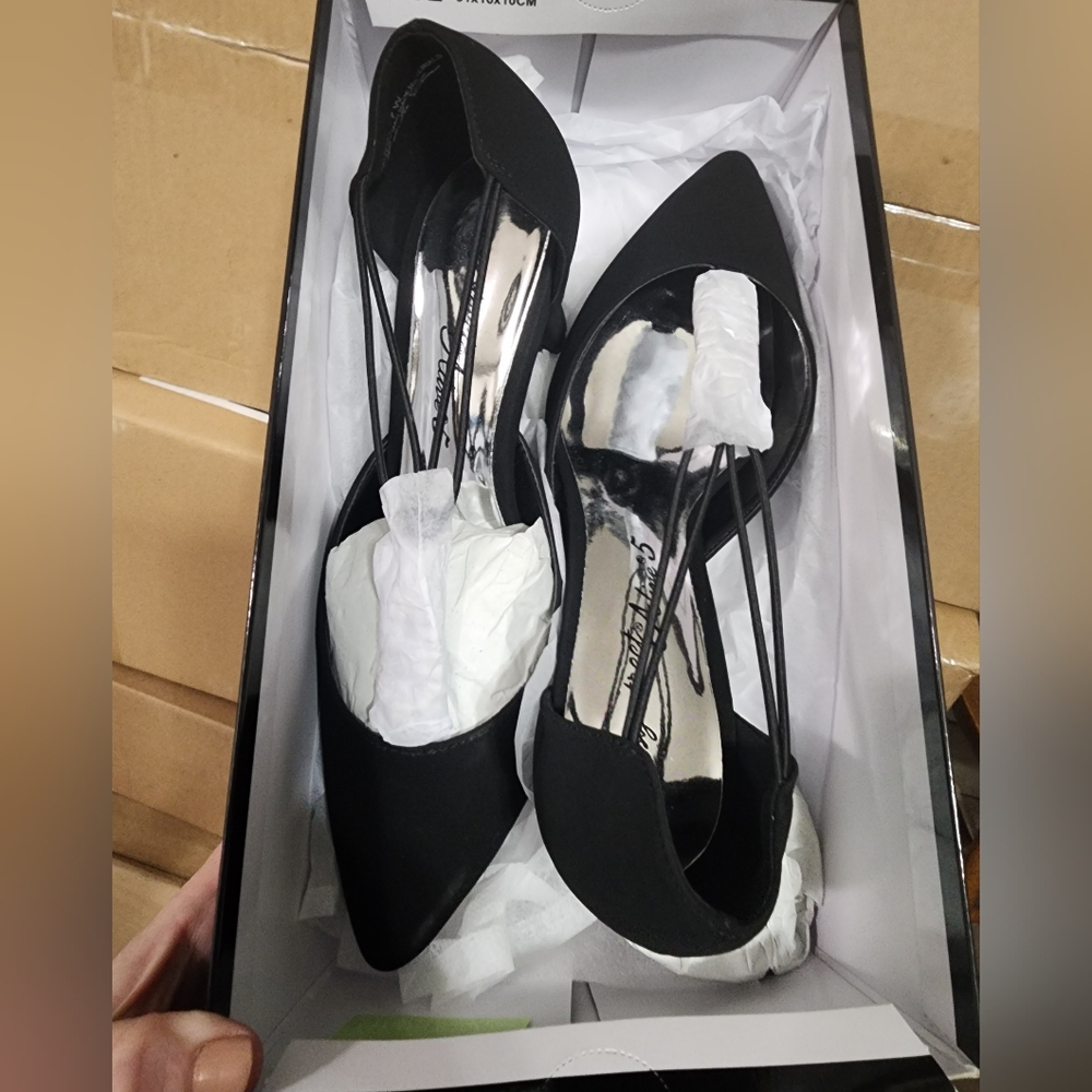 Easy Street Black Lamy Heels Size 7W NEW